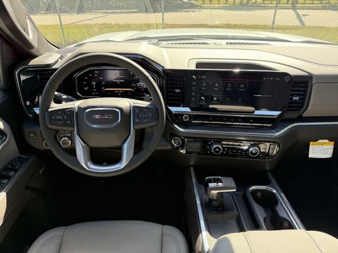 New 2026 GMC Sierra 1500 SLT image 11