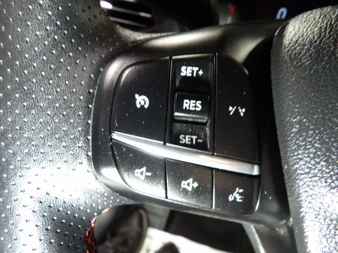 Used 2025 Ford Escape ST-Line image 19