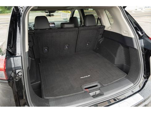 Used 2025 Nissan Rogue SV w/ SV Premium Package FWD image 34