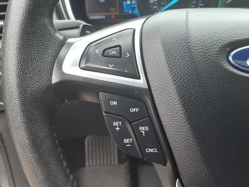 Used 2017 Ford Fusion SE w/ Fusion SE Technology Package AWD/4WD image 21