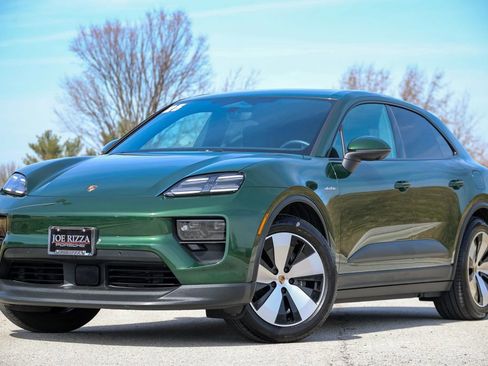 Certified 2025 Porsche Macan 4 Electric image 6