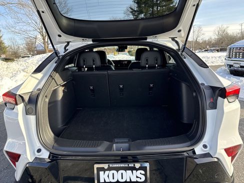 Used 2025 Buick Envista Sport Touring image 23