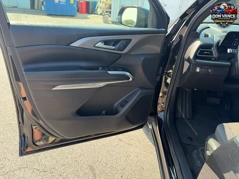 Used 2024 Chevrolet Traverse LT AWD/4WD image 10