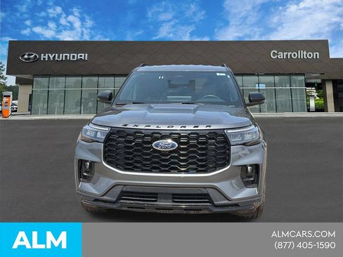 Used 2025 Ford Explorer ST-Line w/ ST-Line Street Pack AWD/4WD image 2