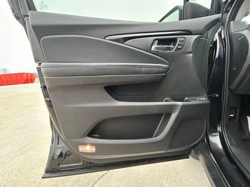 Used 2019 Honda Pilot Elite image 14