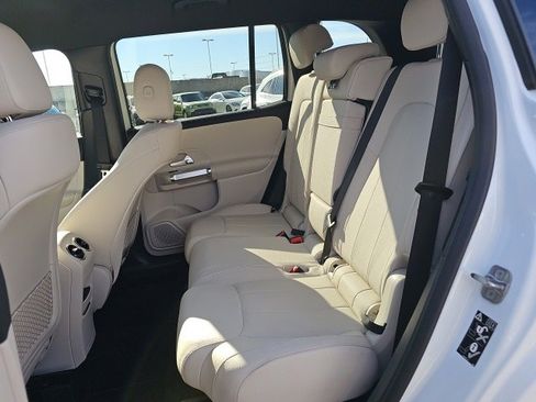 Certified 2025 Mercedes-Benz GLB 250 4MATIC image 9