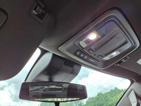 Used 2024 GMC Sierra 1500 SLE image 16