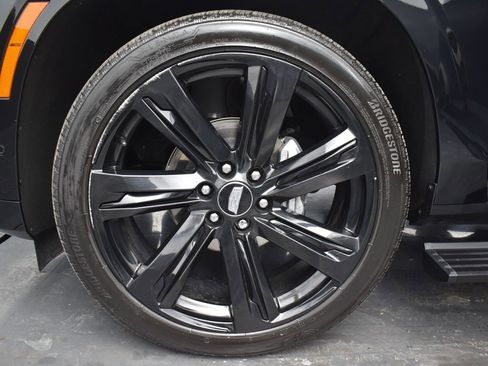 Certified 2025 Cadillac Escalade ESV Sport Platinum image 8