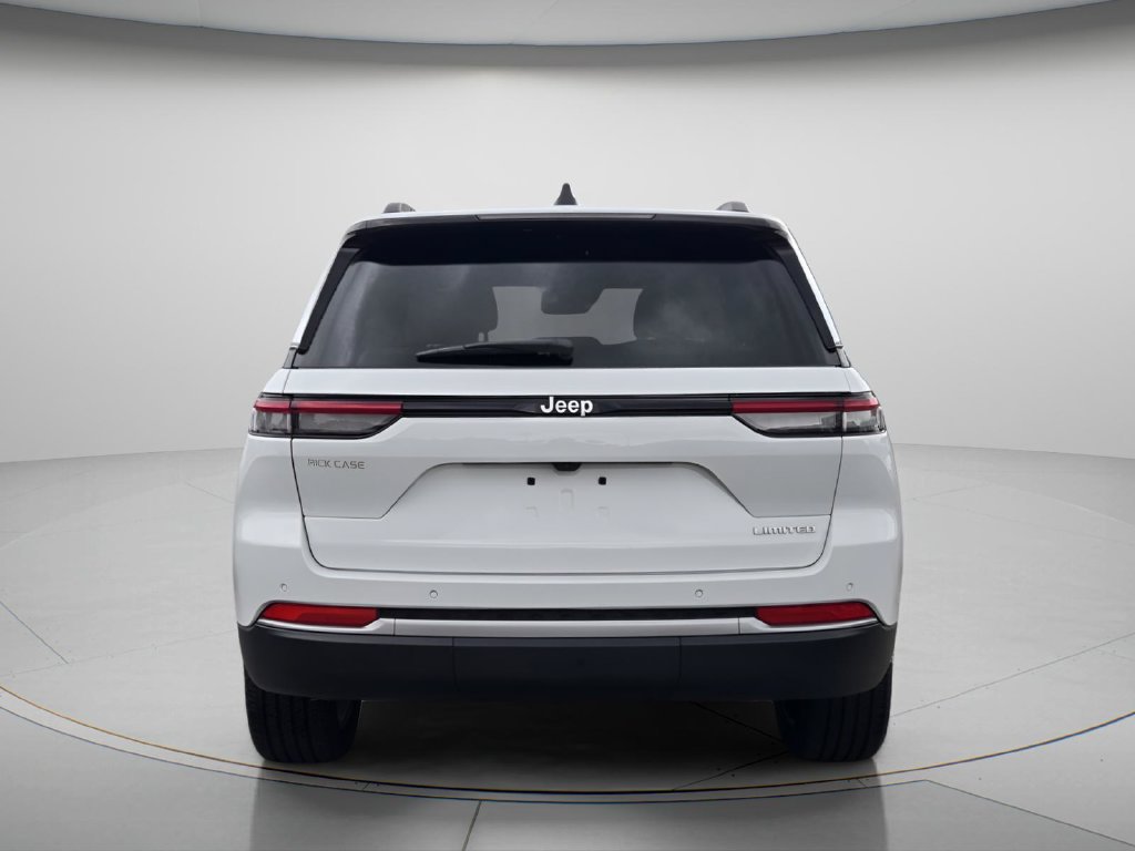 Used 2026 Jeep Grand Cherokee Limited RWD image 6