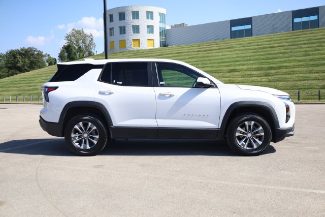 Used 2025 Chevrolet Equinox LT FWD image 4