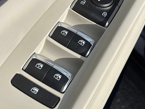 Certified 2025 Kia Carnival EX FWD image 19