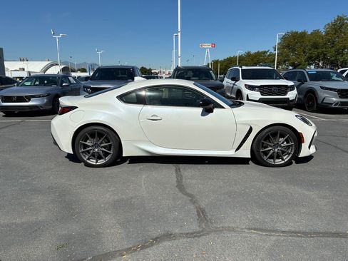 Used 2022 Subaru BRZ Limited RWD image 2