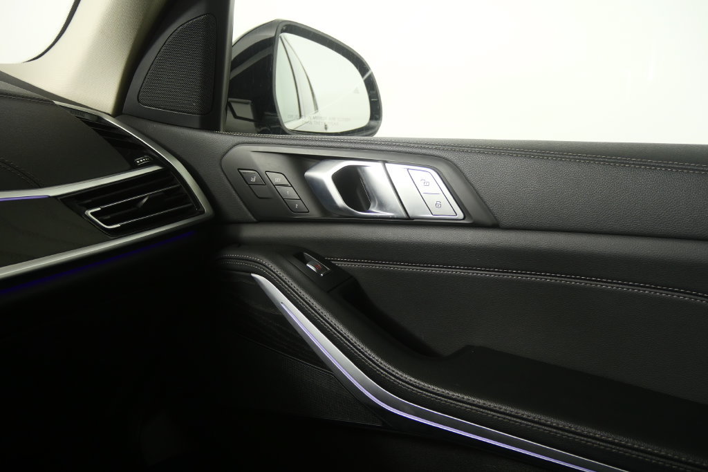 Used 2022 BMW X7 xDrive40i w/ Premium Package AWD/4WD image 26
