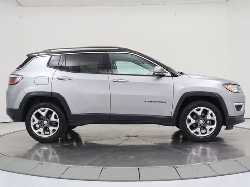 Used 2019 Jeep Compass Limited w/ Safety & Security Group AWD/4WD image 6