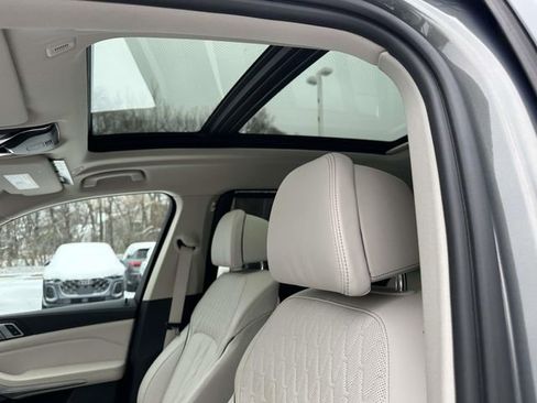 Certified 2023 BMW X7 xDrive40i w/ Executive Package image 29