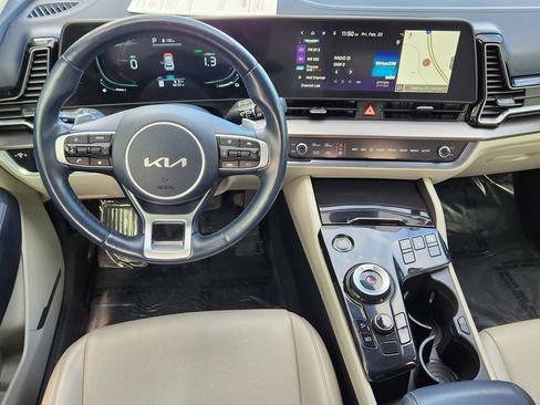 Used 2023 Kia Sportage EX image 2