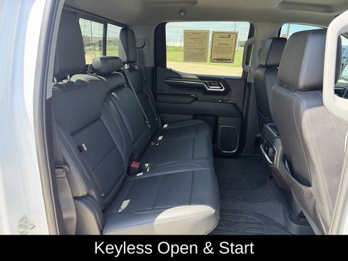 Used 2023 GMC Sierra 1500 SLT AWD/4WD image 36
