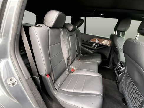 Used 2025 Mercedes-Benz GLS 450 4MATIC image 19