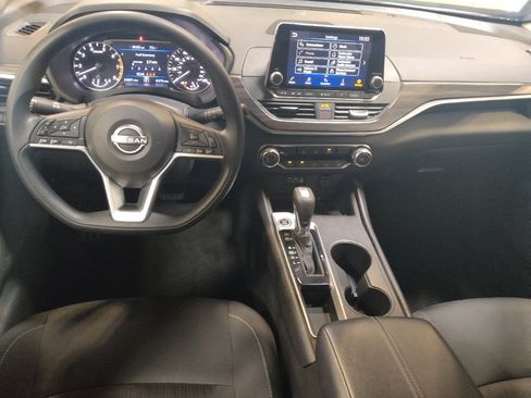 Used 2025 Nissan Altima 2.5 SV FWD image 22