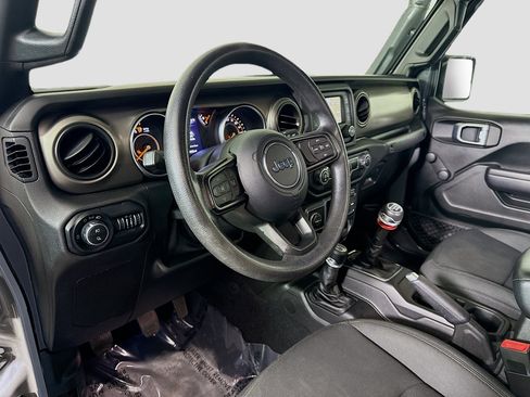 Used 2021 Jeep Gladiator Sport image 23