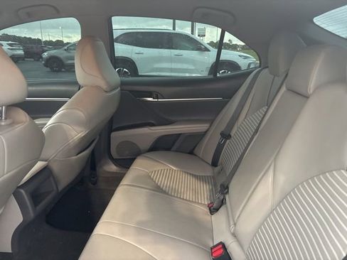 Used 2021 Toyota Camry SE FWD image 15