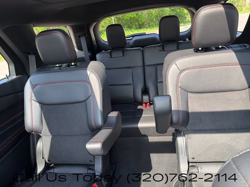 Used 2024 Ford Explorer ST-Line w/ Class IV Trailer Tow Package AWD/4WD image 38