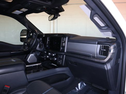 Used 2025 Ford F250 Platinum w/ Tremor Off-Road Package image 41