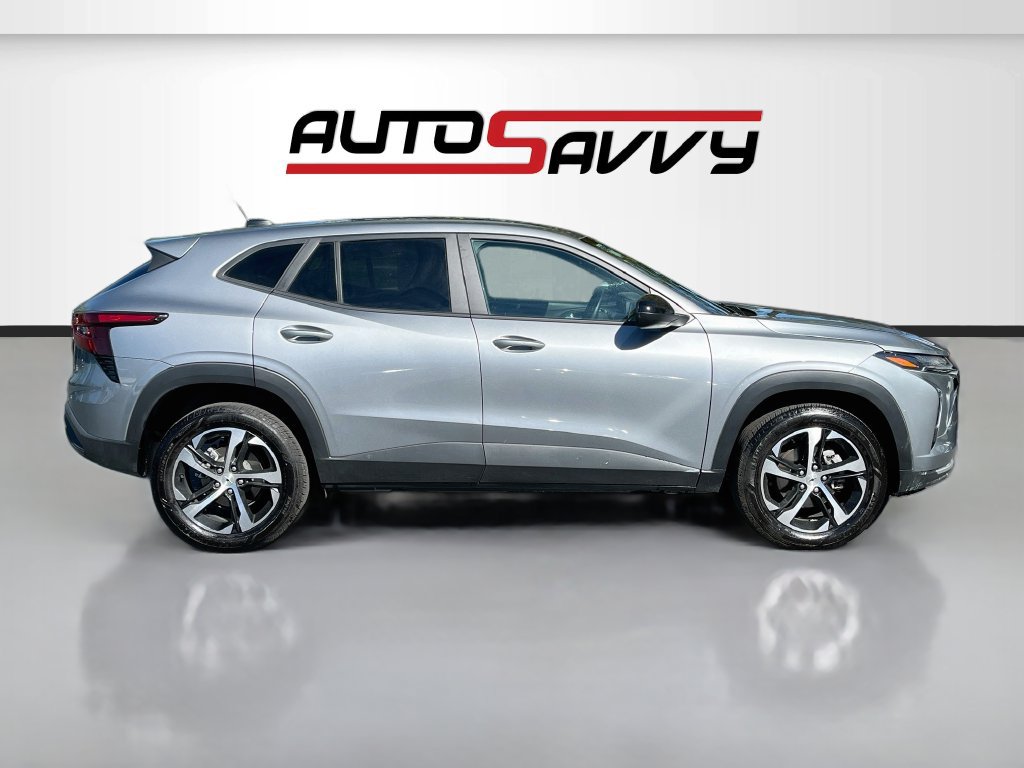 Used 2025 Chevrolet Trax RS w/ Driver Confidence Package FWD image 8