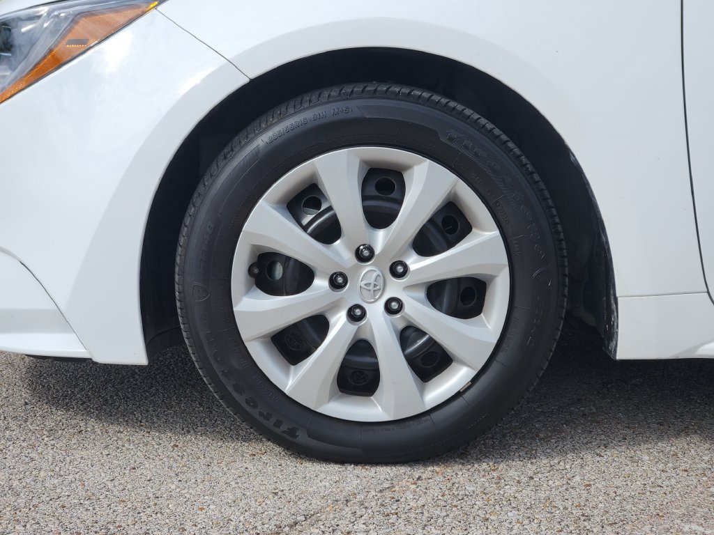Used 2024 Toyota Corolla LE FWD image 7