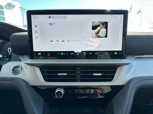 Used 2025 Ford Explorer Active image 18