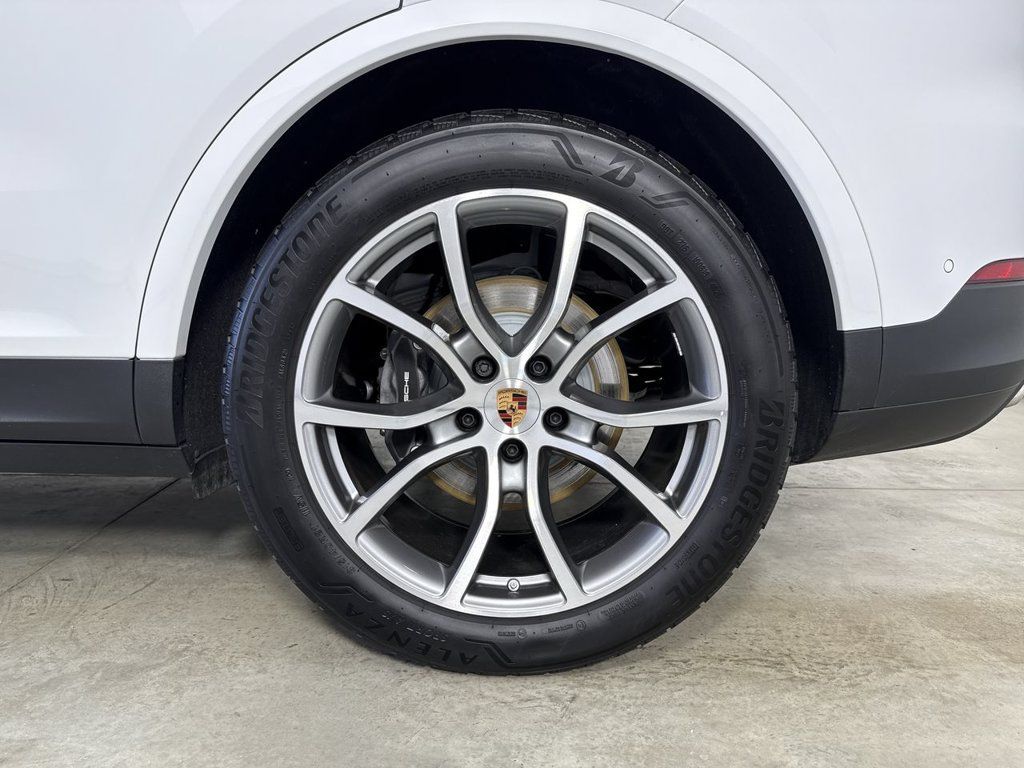 Certified 2026 Porsche Cayenne AWD/4WD image 14