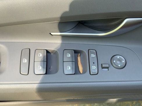 Certified 2023 Hyundai Elantra SEL FWD image 17