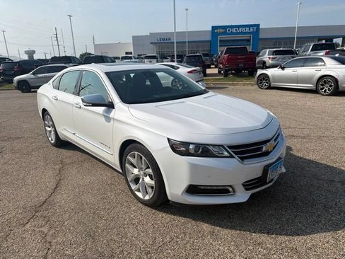 Used 2015 Chevrolet Impala LTZ FWD image 2