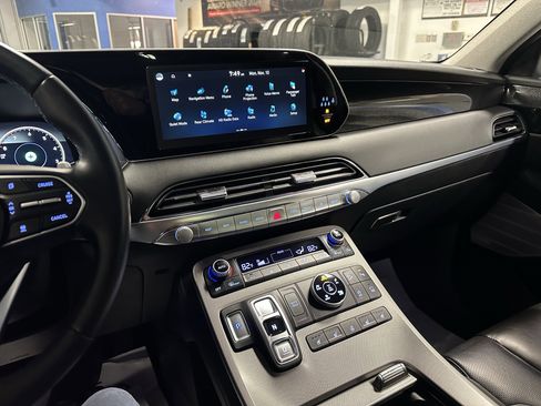 Used 2022 Hyundai Palisade Limited w/ Cargo Package image 11