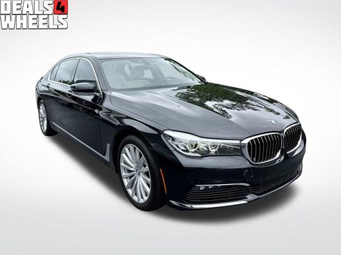 Used 2018 BMW 740i RWD image 3