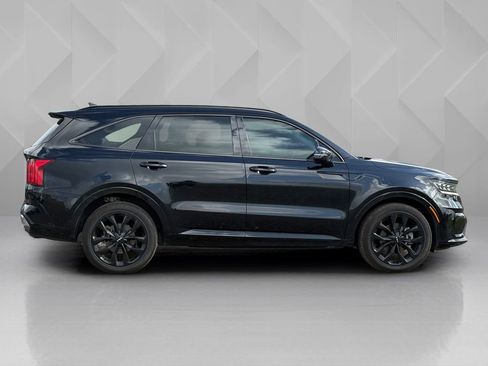 Certified 2023 Kia Sorento SX FWD image 4