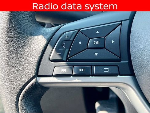 Used 2025 Nissan Altima 2.5 SV FWD image 10