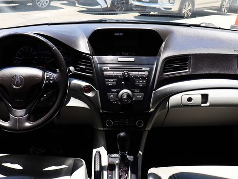 Used 2017 Acura ILX FWD image 32