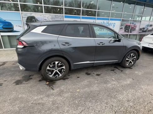 Used 2023 Kia Sportage EX image 8