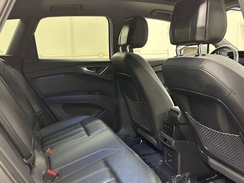 Used 2023 Audi Q4 e-tron Premium Plus w/ Premium Plus image 27