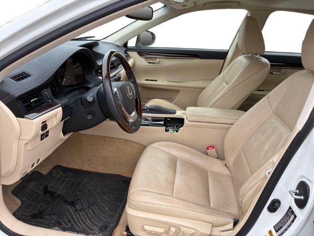Used 2015 Lexus ES 350 w/ Luxury Package FWD image 11