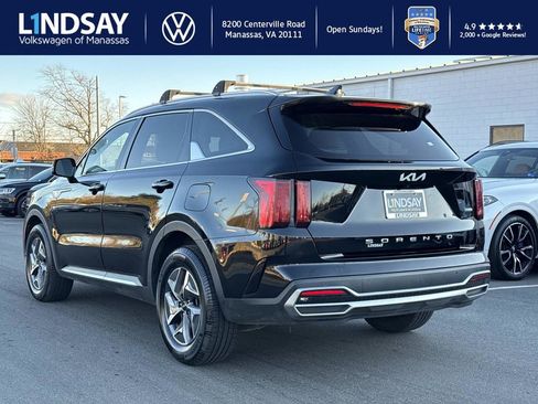 Used 2022 Kia Sorento EX image 4