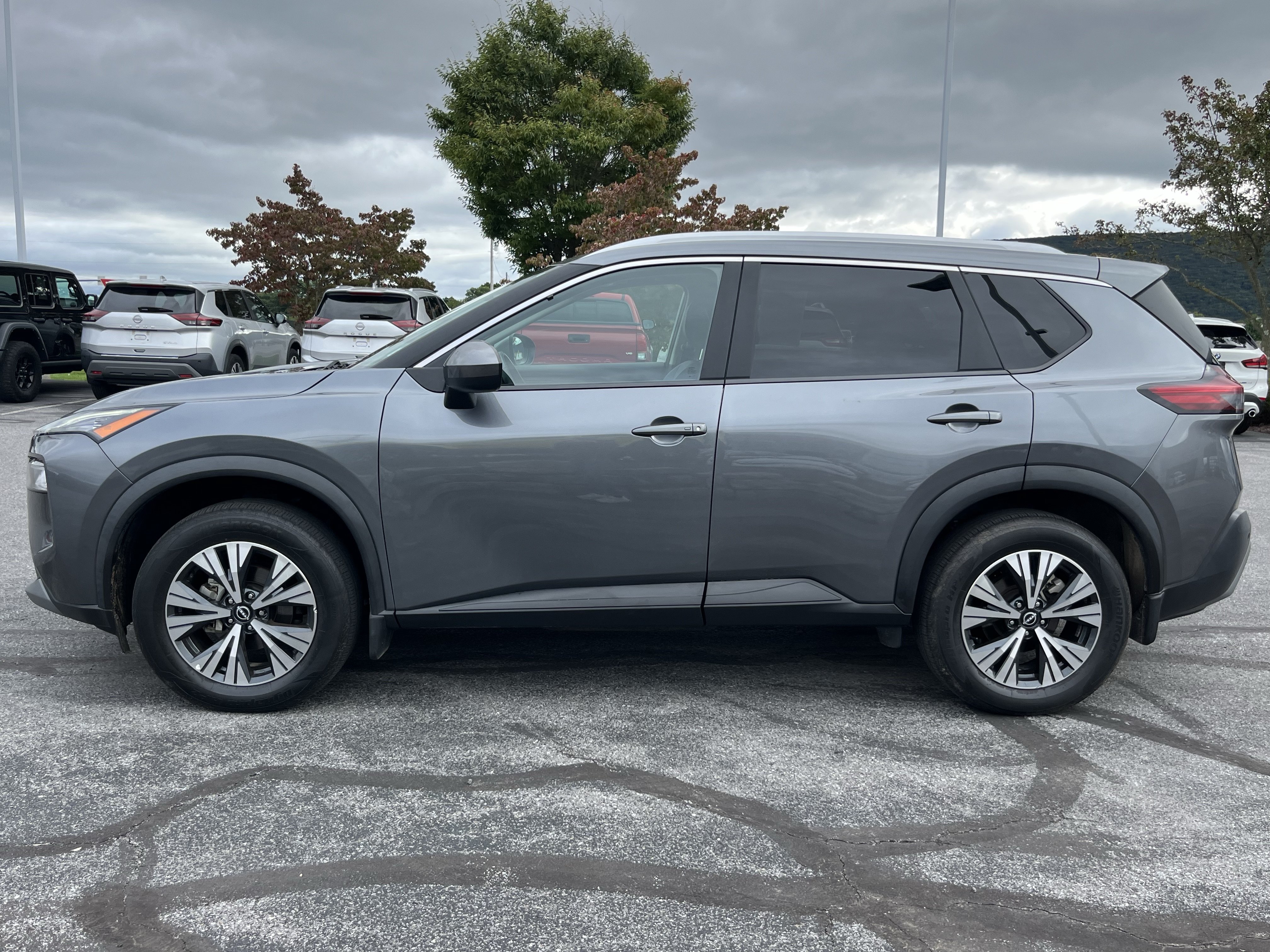 Used 2023 Nissan Rogue SV w/ SV Premium B Package AWD/4WD image 10