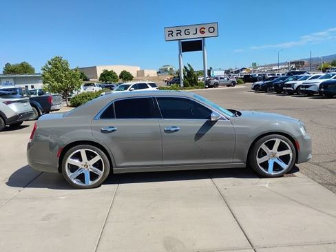 Used 2019 Chrysler 300 Limited w/ Safetytec Plus Group RWD image 6