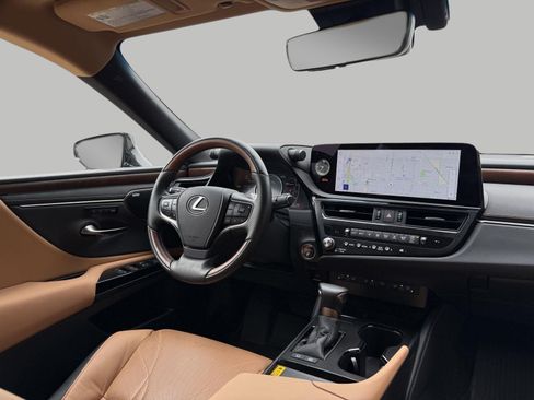 Used 2025 Lexus ES 300h w/ Accessory Package (Z1) FWD image 27