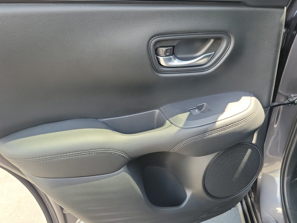 Used 2027 Honda HR-V LX image 15