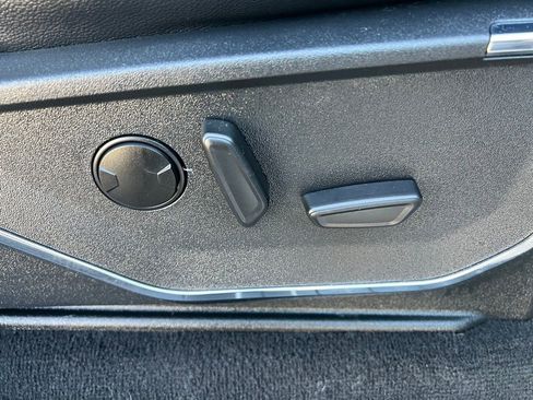 Used 2023 Ford F250 Lariat w/ Chrome Package image 12