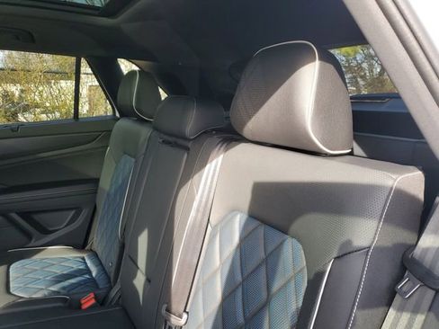 New 2026 Volkswagen Atlas Cross Sport SEL Premium R-Line image 9