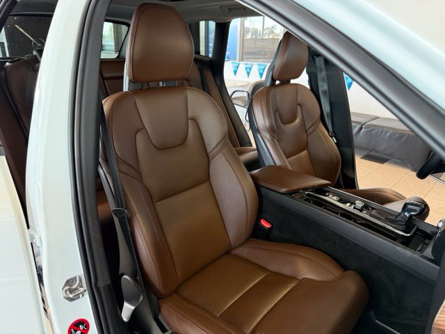 Used 2018 Volvo XC60 T6 Inscription w/ Luxury Seat Package AWD/4WD image 27