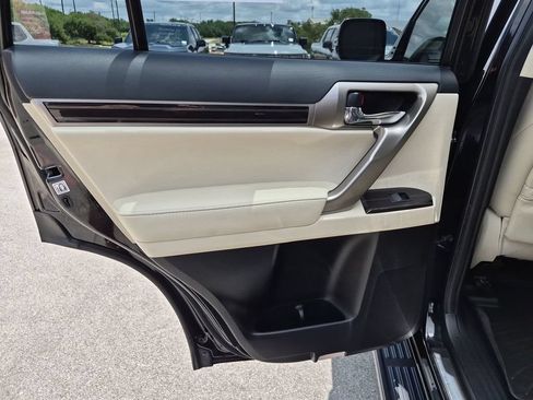 Used 2020 Lexus GX 460 Premium w/ Premium Package AWD/4WD image 36